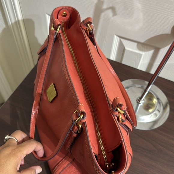 MCM Shoulder Bag in Leather - Picture 10 of 10